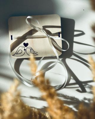 Svatební kolotoč už se nám rozjíždí a tak jsme vám na eshop nahráli nové designy obálek na peněžní dary. A máte to bez...