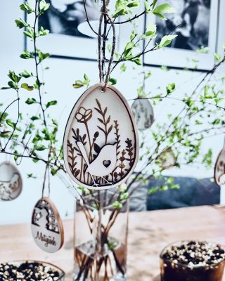 Poslední dobou (s přibývajícím věkem asi) jsem ujetá na ptáčky a tak jsem ho prostě musela nacpat i na vajíčko. Přiznám...